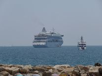Auf Reede Cannes AIDA